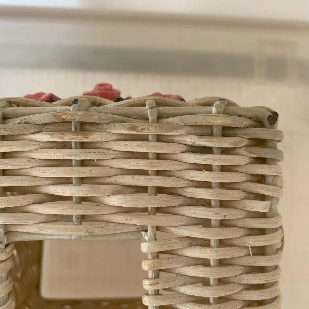 Bathroom Wicker Tissue Holder & 3-D Rose Design